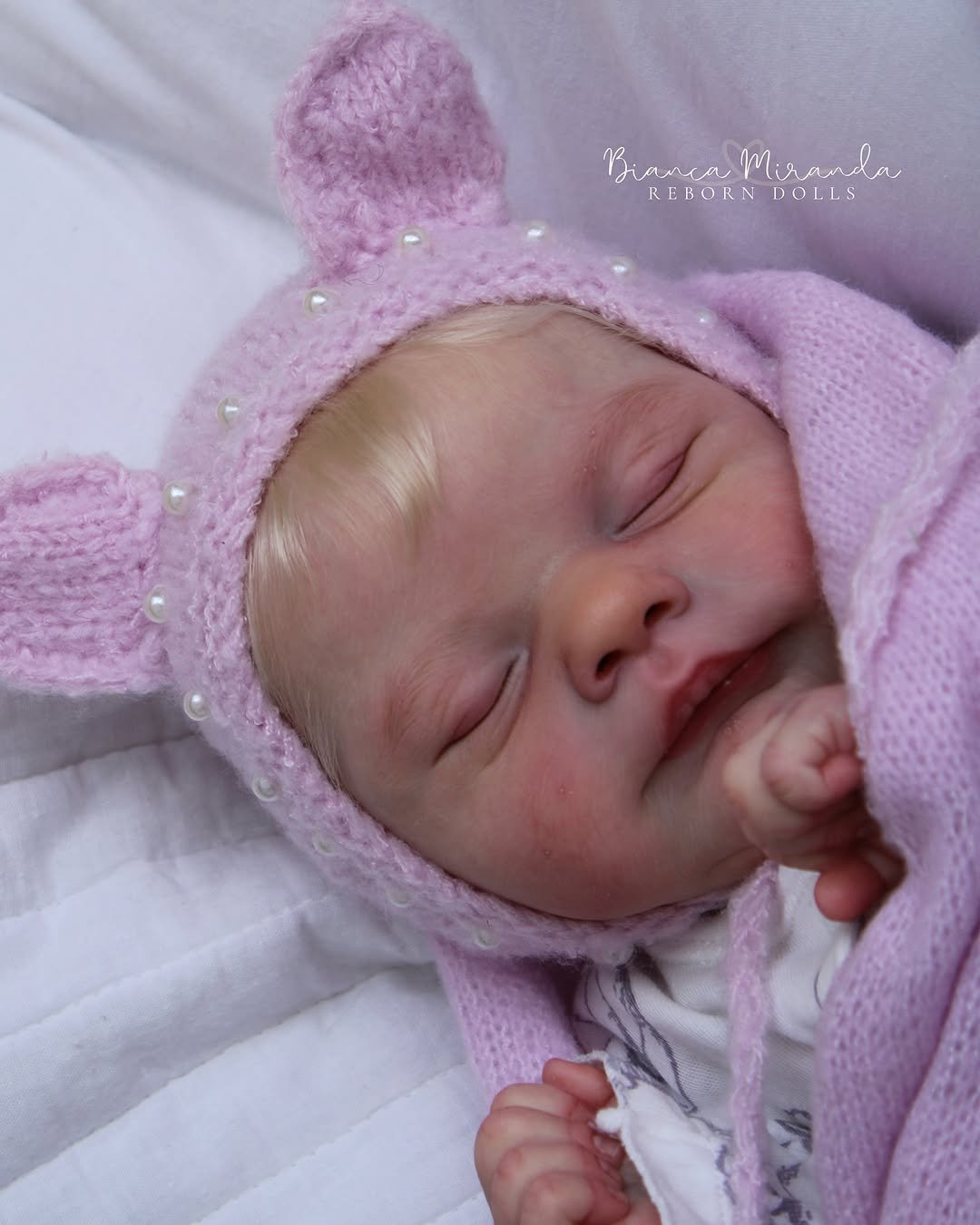 Violet, Girl